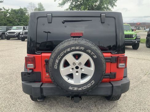 Used 2015 Jeep Wrangler Unlimited Sport w/ Connectivity Group AWD/4WD image 7