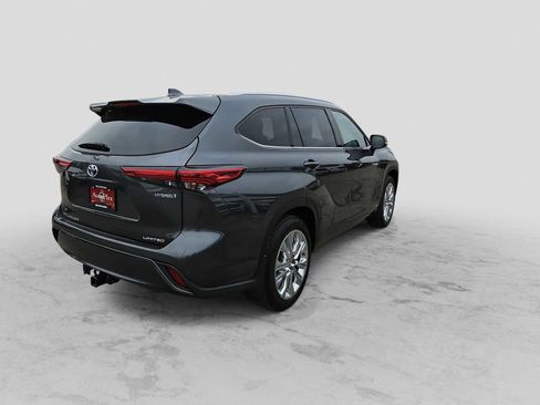 Used 2021 Toyota Highlander Limited image 8