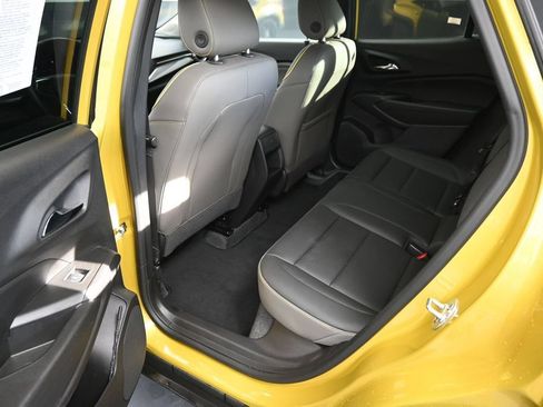 Used 2025 Chevrolet Trax ACTIV w/ Driver Confidence Package FWD image 17