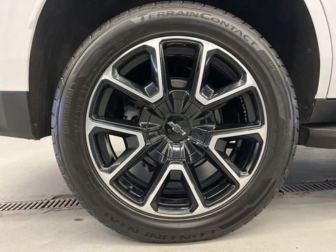 Used 2021 Chevrolet Tahoe RST w/ Luxury Package image 48