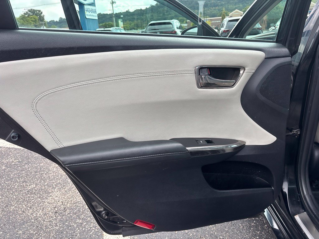 Used 2016 Toyota Avalon XLE Premium FWD image 29
