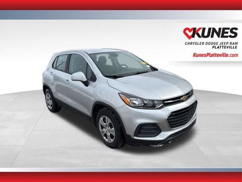 Used 2018 Chevrolet Trax LS image 1