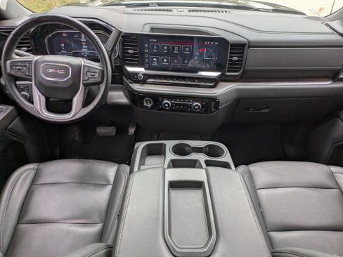 Used 2024 GMC Sierra 1500 SLT image 13