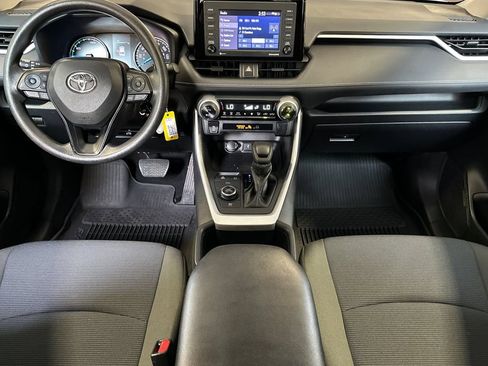 Used 2022 Toyota RAV4 LE AWD/4WD image 13
