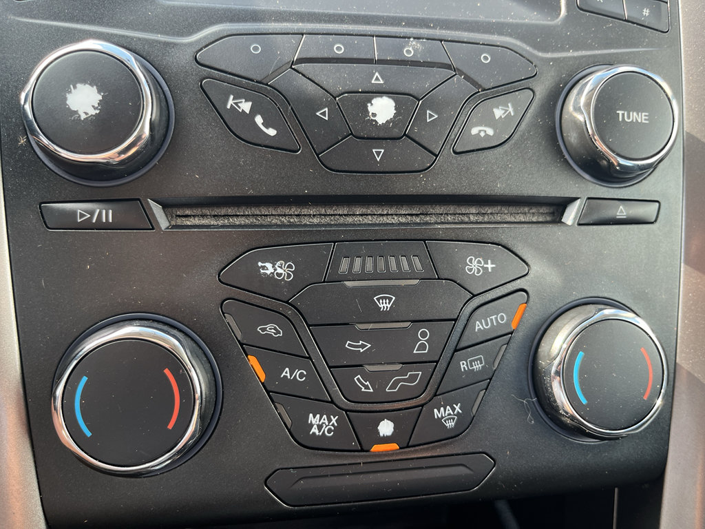 Used 2018 Ford Fusion SE FWD image 22