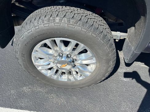 Used 2023 Chevrolet Silverado 3500 High Country w/ Z71 Off-Road Package AWD/4WD image 5