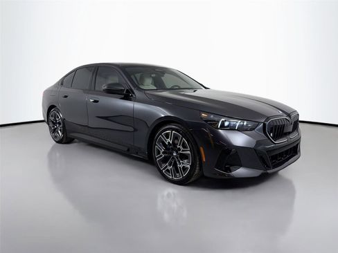 New 2026 BMW 530i w/ M Sport Package RWD image 3