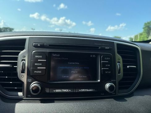 Used 2019 Kia Sportage LX AWD/4WD image 24