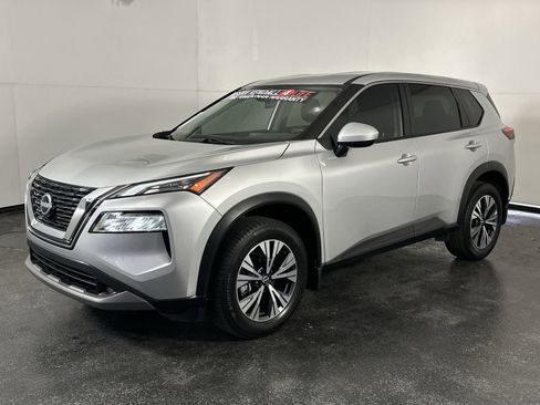 Used 2023 Nissan Rogue SV image 4
