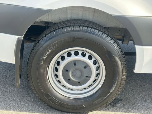 Used 2020 Mercedes-Benz Sprinter 2500 w/ Driver Convenience Package image 19