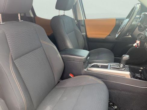 Used 2017 Toyota Tacoma SR5 w/ Tow Package image 21