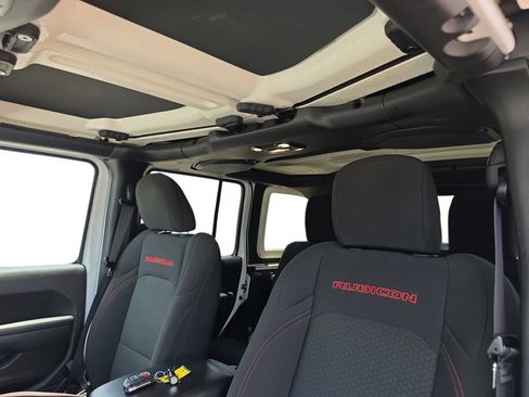 Used 2023 Jeep Wrangler Unlimited Rubicon w/ Cold Weather Group AWD/4WD image 29