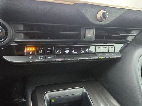 Used 2024 Toyota Crown AWD/4WD image 23