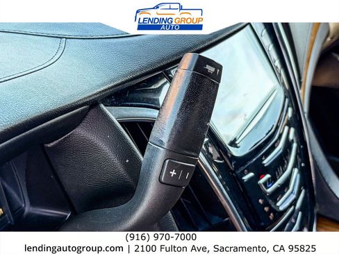 Used 2015 Cadillac Escalade Luxury AWD/4WD image 19