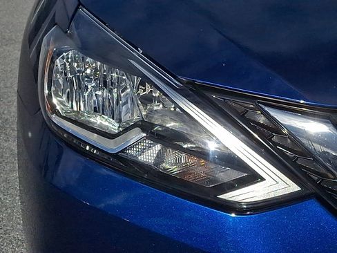 Used 2017 Nissan Sentra SV image 9