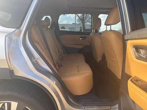 Certified 2023 Nissan Rogue Platinum w/ Platinum Premium Package image 16