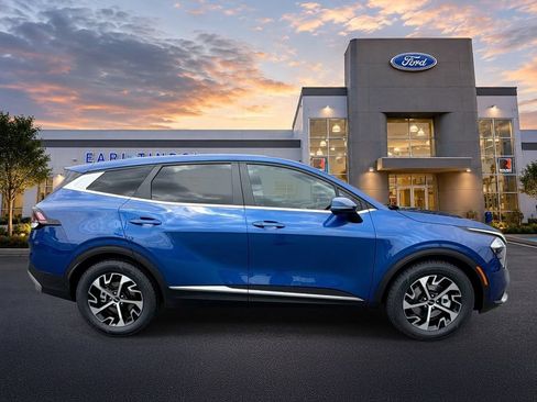 Used 2023 Kia Sportage EX FWD image 9