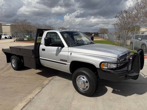 Used 2002 Dodge Ram 3500 Truck 2WD Regular Cab image 1