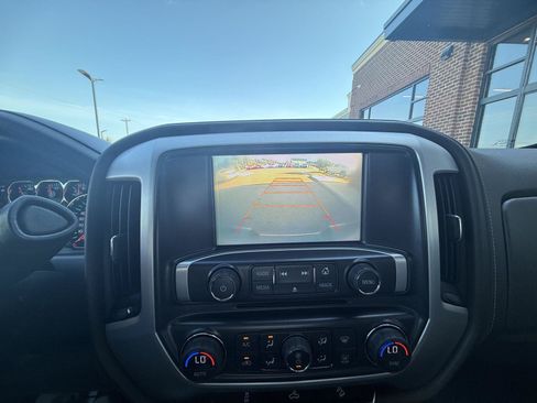 Used 2017 GMC Sierra 1500 SLE w/ SLE Value Package AWD/4WD image 6
