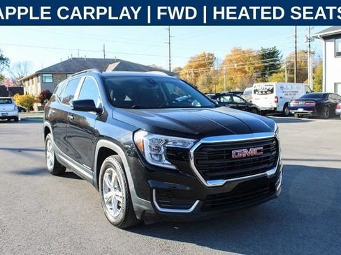 Used 2023 GMC Terrain SLE w/ Driver Convenience Package FWD image 2