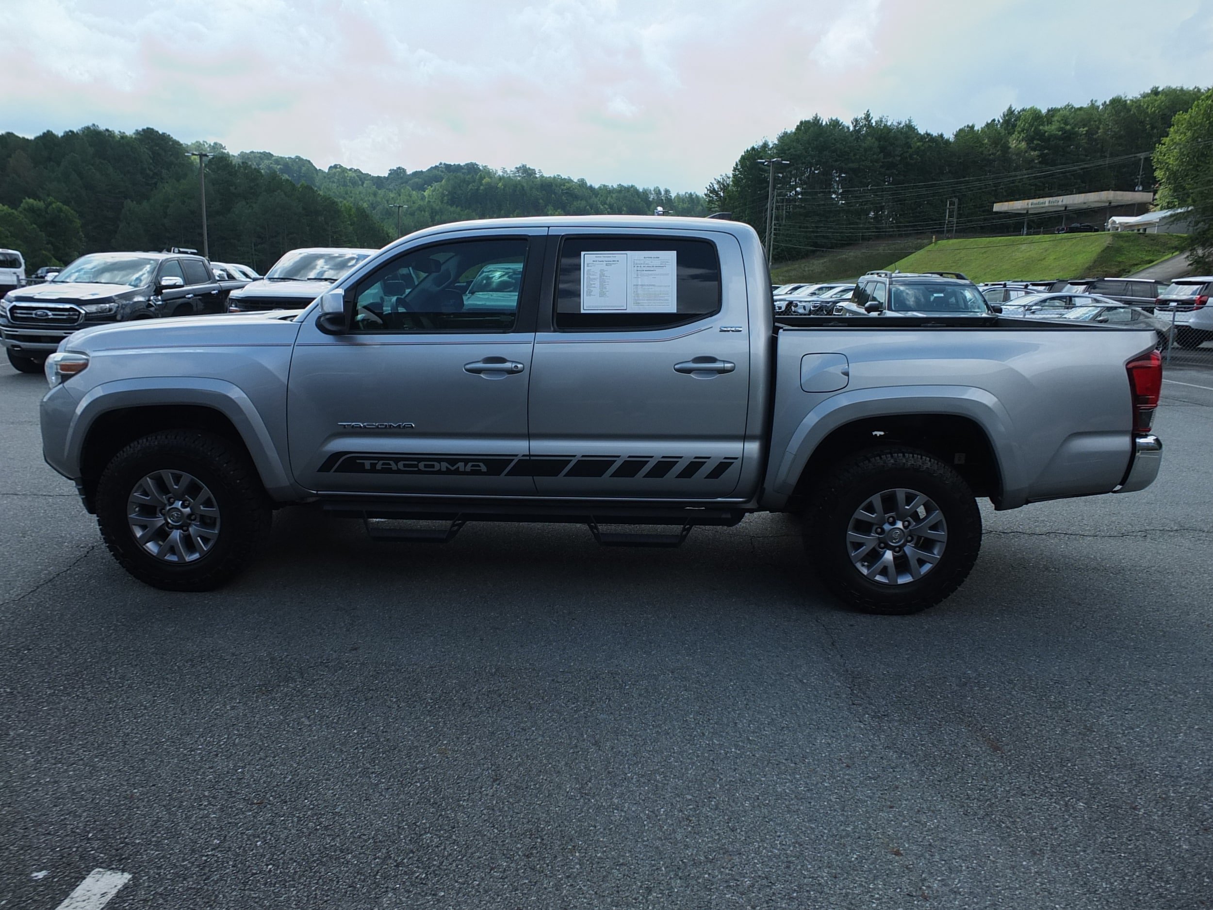 Used 2019 Toyota Tacoma SR5 RWD image 6