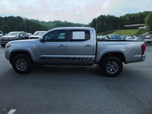 Used 2019 Toyota Tacoma SR5 RWD image 6