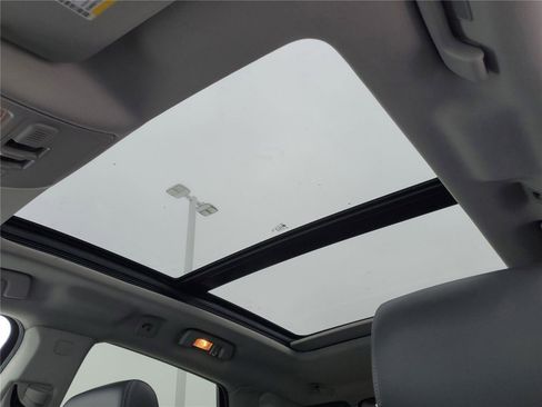 Used 2015 Cadillac SRX Premium image 33