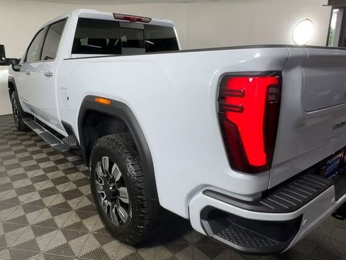 New 2026 GMC Sierra 2500 Denali w/ Denali Reserve Package AWD/4WD image 9
