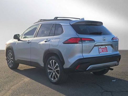 Certified 2022 Toyota Corolla Cross XLE image 6