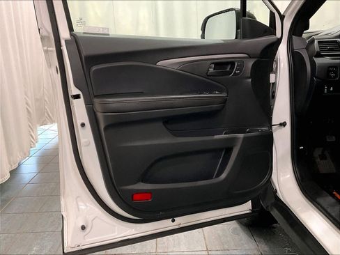 Used 2022 Honda Pilot TrailSport image 9