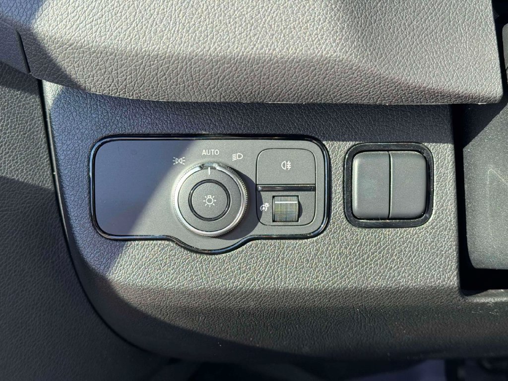 Used 2025 Mercedes-Benz Sprinter 2500 image 20