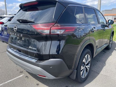 Used 2023 Nissan Rogue SV image 6