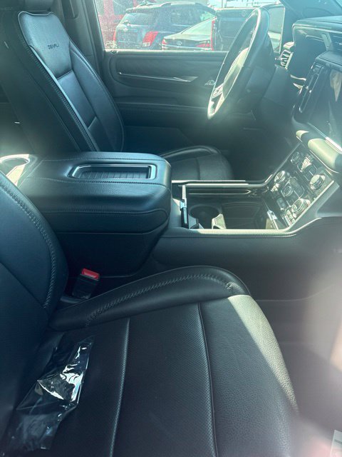 Used 2023 GMC Yukon XL Denali w/ Advanced Technology Package AWD/4WD image 28