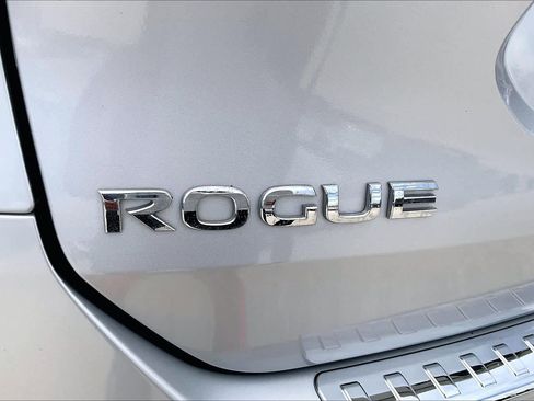 Used 2016 Nissan Rogue SL w/ SL Premium Package FWD image 10