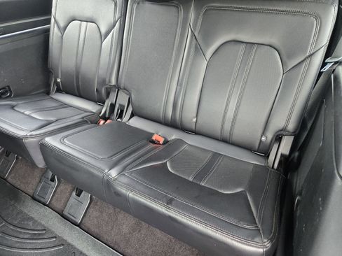 Used 2018 Ford Expedition Limited w/ Equipment Group 302A AWD/4WD image 29