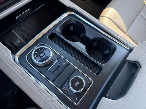 Certified 2024 Ford Expedition Max XLT image 24