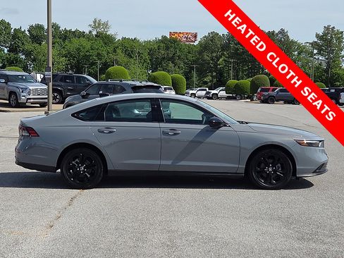 Used 2025 Honda Accord SE image 6