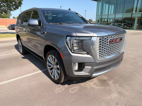 Used 2022 GMC Yukon Denali AWD/4WD image 2