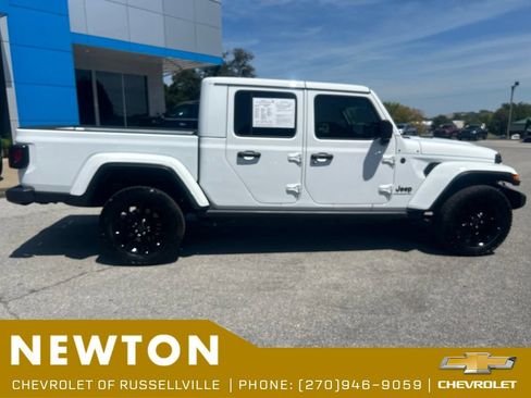 Used 2025 Jeep Gladiator Sport AWD/4WD image 37