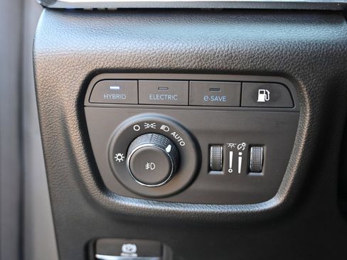 Used 2023 Jeep Grand Cherokee Overland AWD/4WD image 32