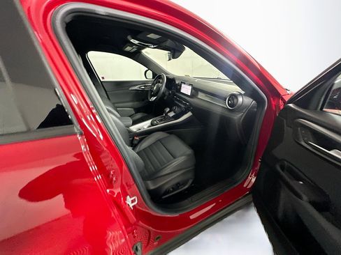 Used 2024 Alfa Romeo Tonale Ti w/ Premium Interior Package image 31