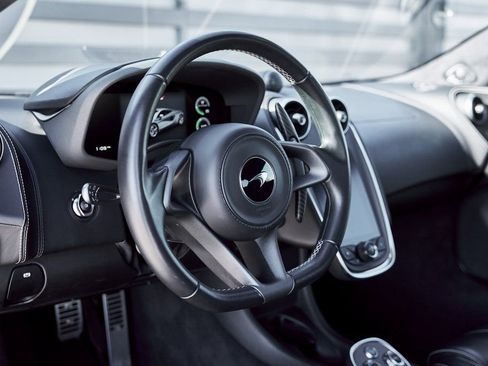 Used 2020 McLaren 570S Coupe image 40