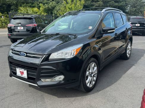 Used 2015 Ford Escape Titanium AWD/4WD image 3