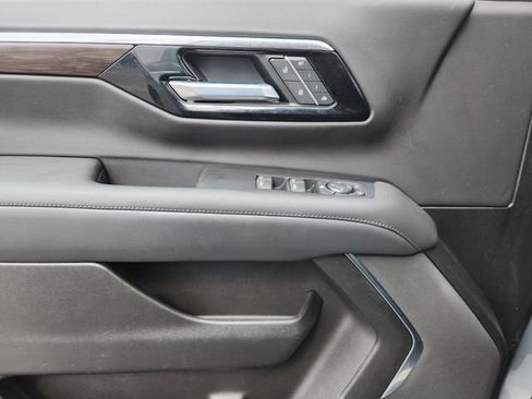 Used 2025 Chevrolet Tahoe LT image 19