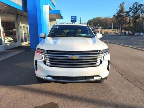 Used 2024 Chevrolet Suburban High Country AWD/4WD image 3