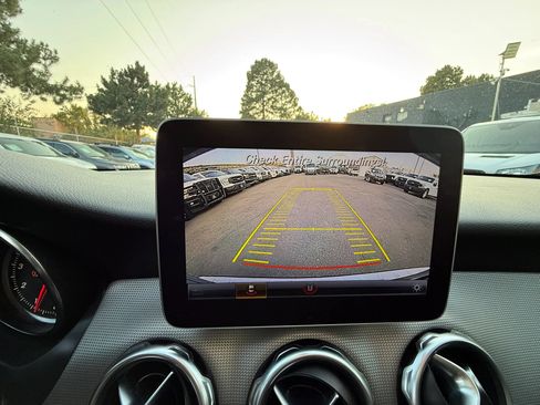 Used 2019 Mercedes-Benz GLA 250 4MATIC image 24