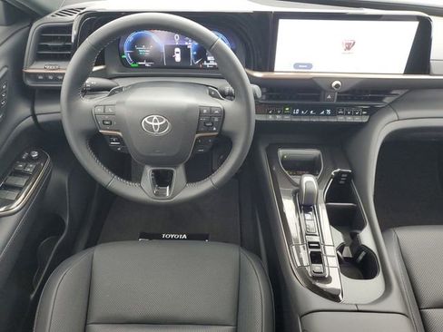 Used 2026 Toyota Crown Signia AWD/4WD image 18