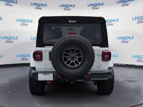 Used 2022 Jeep Wrangler Unlimited Rubicon w/ LED Lighting Group AWD/4WD image 8