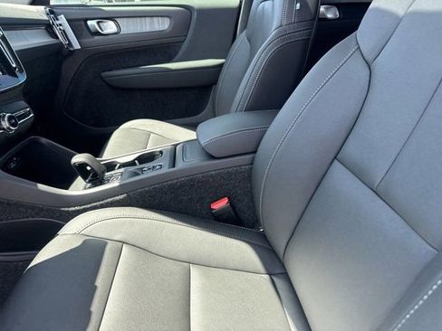 New 2025 Volvo XC40 B5 Core w/ Climate Package image 14