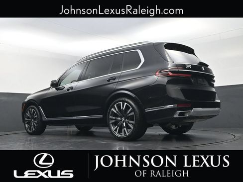 Used 2025 BMW X7 xDrive40i w/ Premium Package AWD/4WD image 17